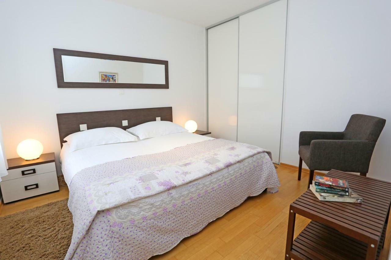 Luxury Apts Leone Centre